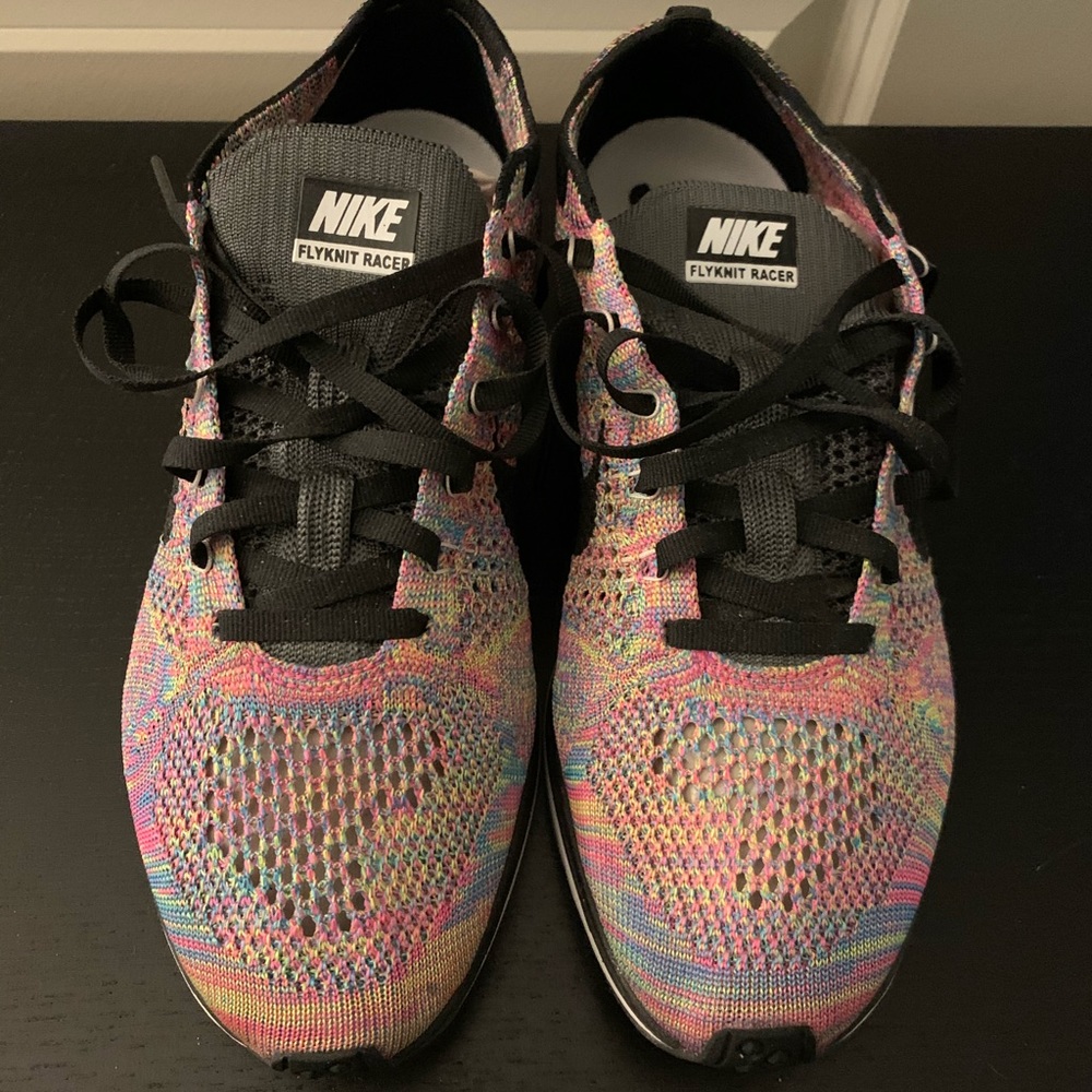 Nike Mens Flyknit Racer